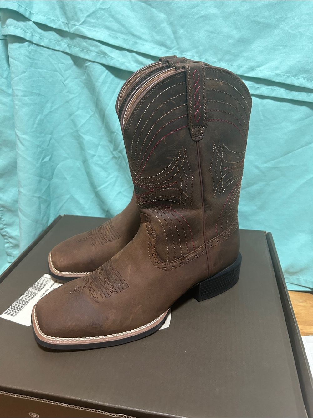 ARIAT Men's Brown Western Cowboy Boots - Classic Pull-On Style[Like New] - Picture 2 of 8